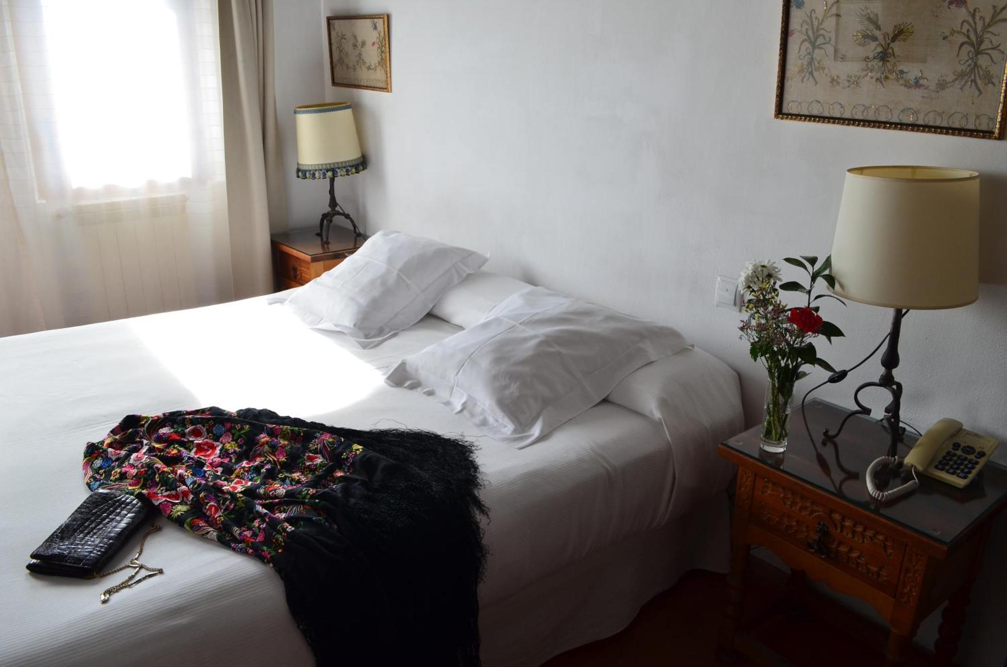 Hotel Santa Isabel La Real Granada Bagian luar foto